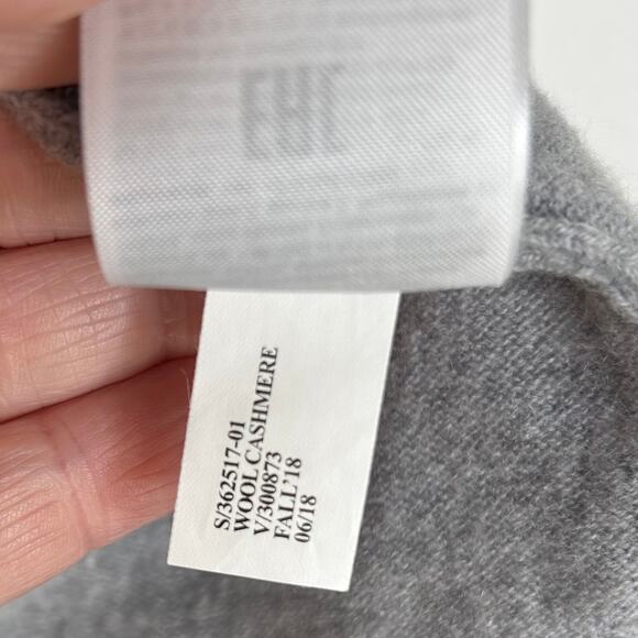 Banana Republic women’s Cashmere and wool blend gray sweater size large - Picture 4 of 5